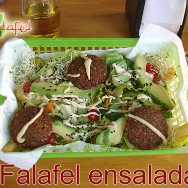 รูปภาพถ่ายที่ Falafel โดย Falafel เมื่อ 3/25/2015