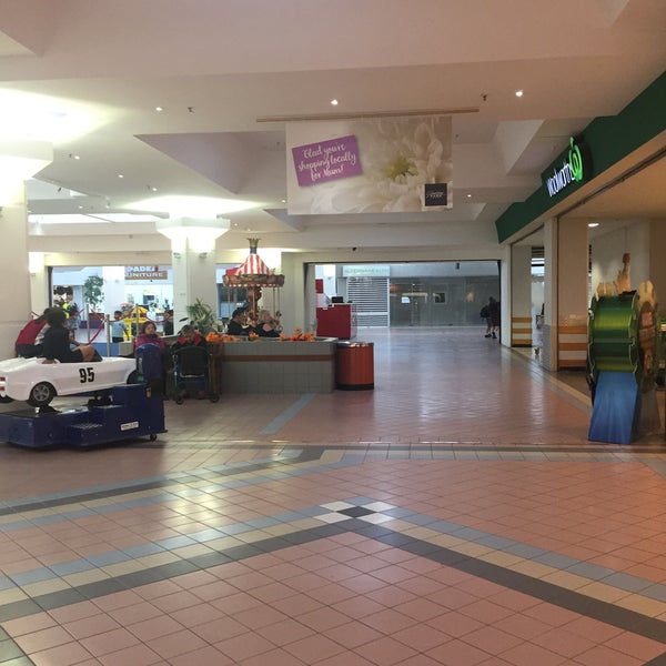 Gladstone Park Shopping Centre 233 ziyaretçidan 7 tavsiye'da fotoğraflar