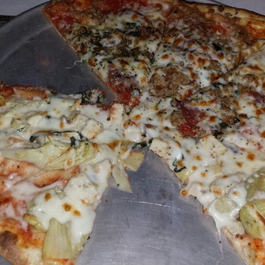 Photo taken at Wynola Pizza by David H. on 4/1/2014