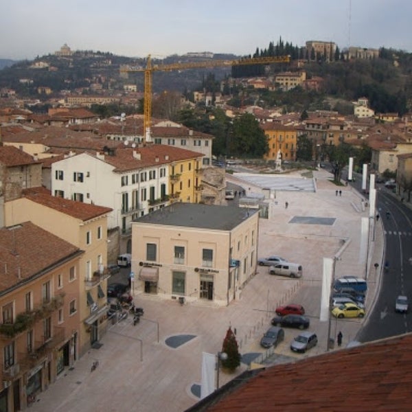 Piazza Isolo Plaza in Centro Storico