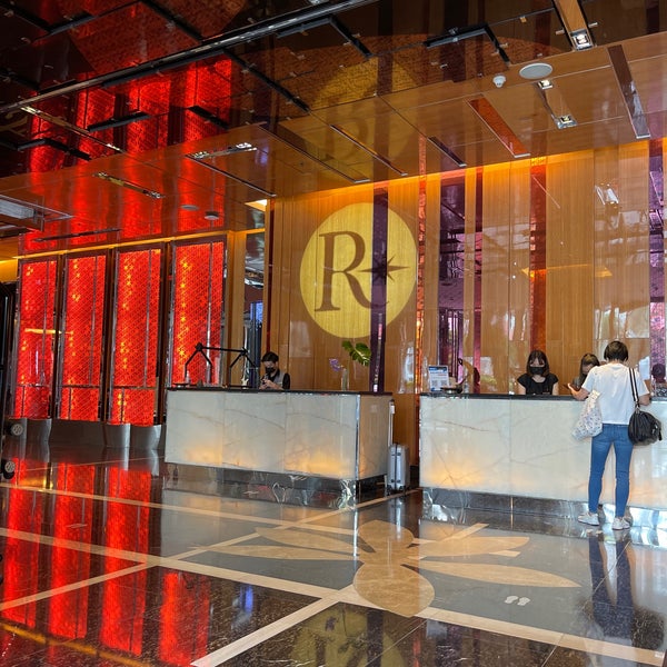 Photo taken at Renaissance Bangkok Ratchaprasong Hotel by ناصر ا. on 9/29/2022