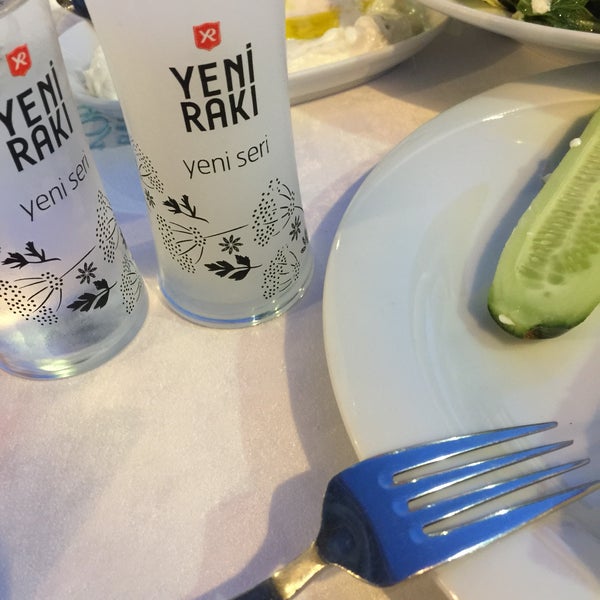 Photo taken at Kordonboyu Balık Pişiricisi by Ayşe . on 6/20/2019