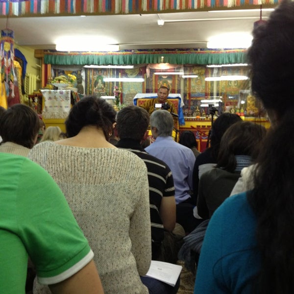 Цонкапа центр в москве. Московский буддийский центр ламы цонкапы. Буддийский центр лама. Московский буддийский центр ламы цонкапы. Московский центр ламы цонкапы.