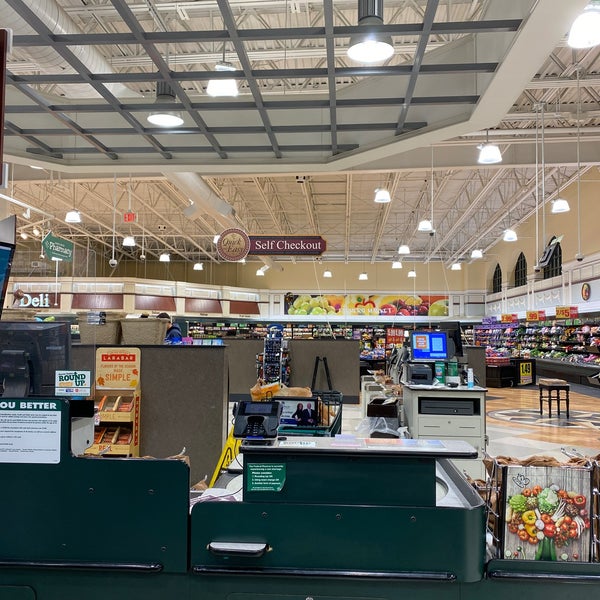 Harris Teeter Supermarket in Fayetteville