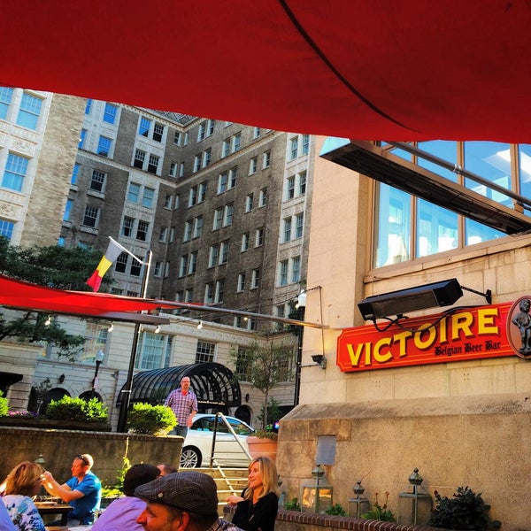 8/8/2015 tarihinde Larry H.ziyaretçi tarafından Victoire: A Belgian Beer Bar &amp; Bistro'de çekilen fotoğraf