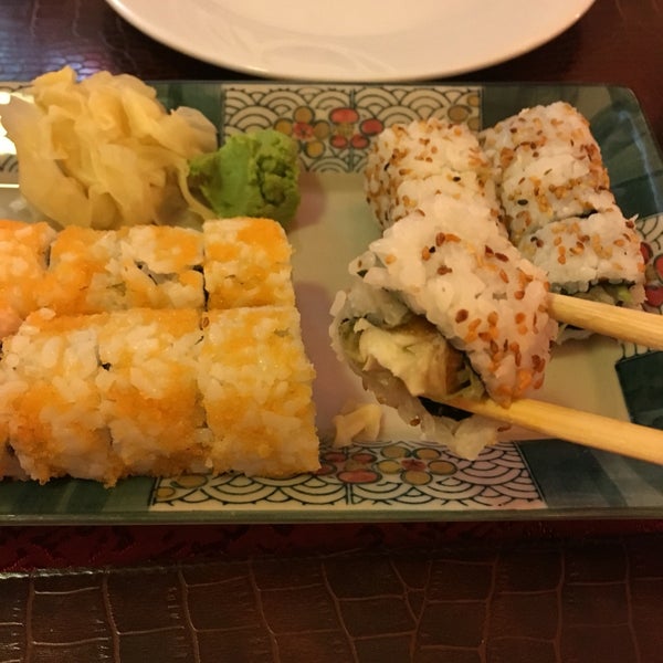 Снимок сделан в Sushi &amp; Noodle House пользователем Buket A. 9/4/2016