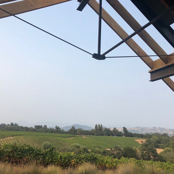 Foto tirada no(a) MacRostie Winery &amp; Vineyards por Brynn S. em 8/24/2018