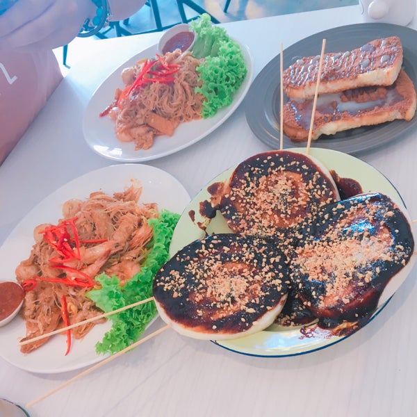 Зеркала абакан кафе ипподром фото Photos at Home Café - 7 tips