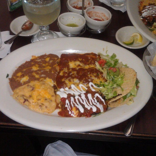 Снимок сделан в Abuelo&#39;s Mexican Restaurant пользователем Micah T. 9/14/2014