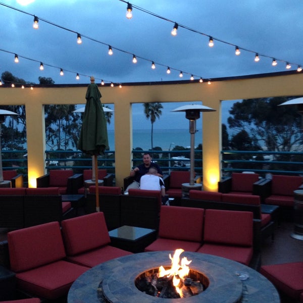 Photo taken at Vivo Rooftop Lounge by Andrew K. on 2/26/2014