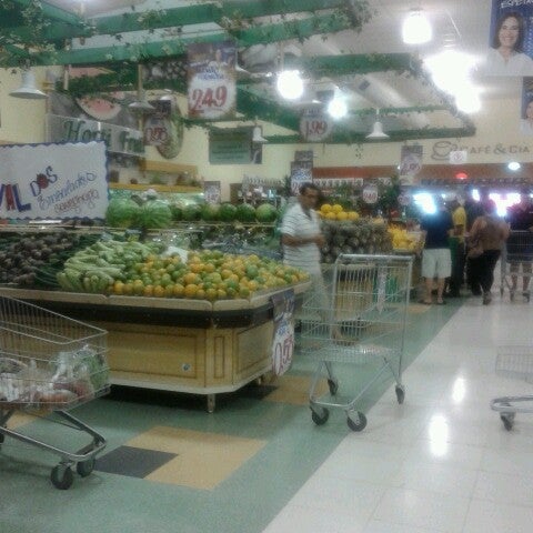Foto tomada en Savegnago Supermercados  por Tatiana R. el 8/25/2013