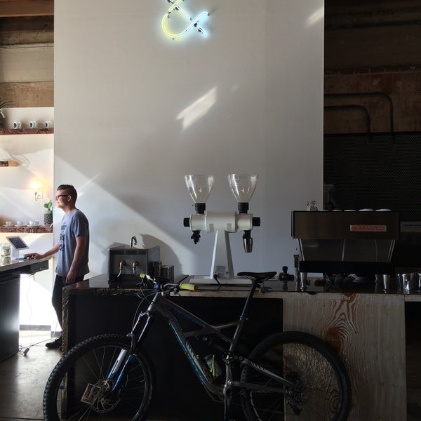 3/19/2015에 Alina K.님이 Coffee &amp; Tea Collective에서 찍은 사진