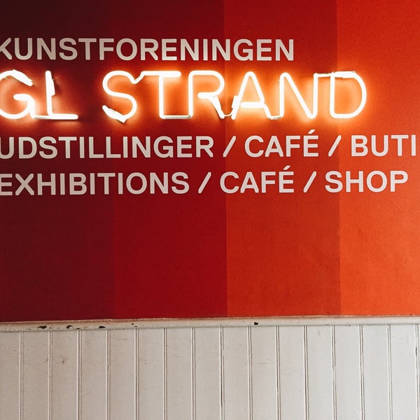 Foto diambil di Kunstforeningen Gl. Strand oleh Marie T. pada 4/1/2015