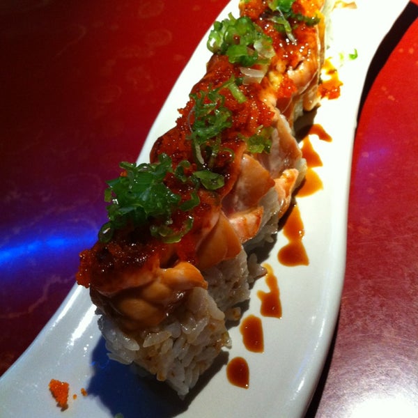 รูปภาพถ่ายที่ Meiko Sushi Japanese Restaurant โดย Troy เมื่อ 12/19/2012