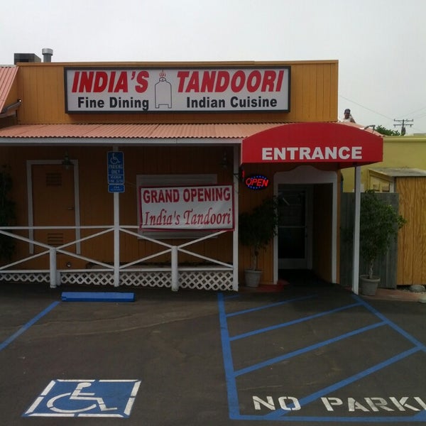 Photo taken at India&#39;s Tandoori Halal Restaurant by Greg G. on 8/14/2013