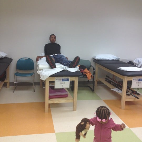 Физиотерапия врач. Физиотерапевт. Occupational therapy. Реабилитации и абилитации инвалидов. Физиотерапия университет.