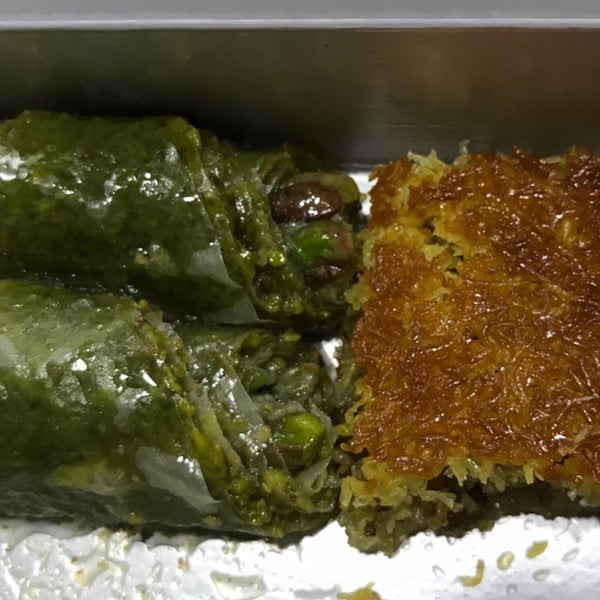 hakan usta baklavalari lieu servant des desserts