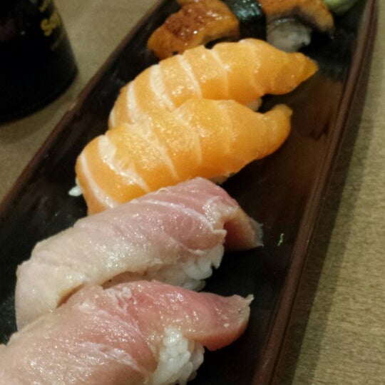 Снимок сделан в Daikichi, Restaurante Japonés пользователем Caroline Y. 6/1/2014