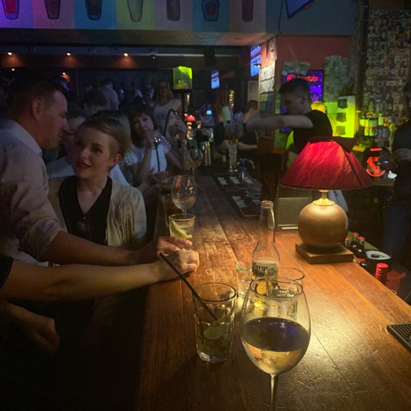 Foto scattata a The OldSchool Pub da Nina il 5/17/2019