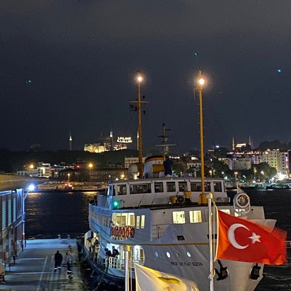 Foto diambil di Mare Karaköy oleh BaNu pada 6/3/2022