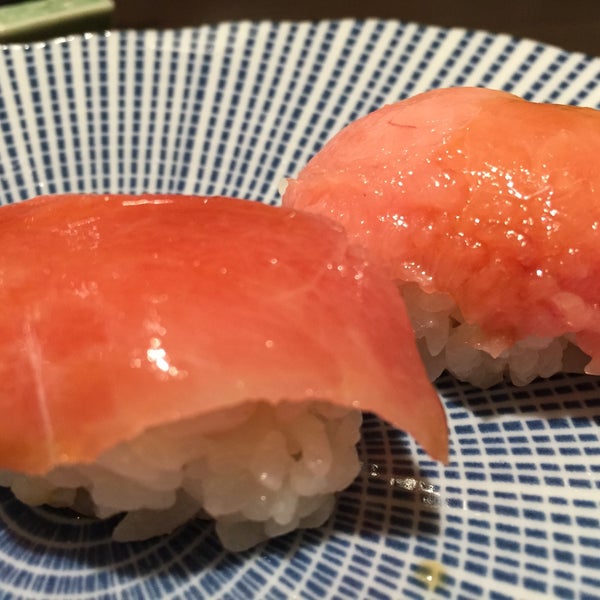 Photo prise au Sushi Bar Yasuda par Sean N. le2/21/2015