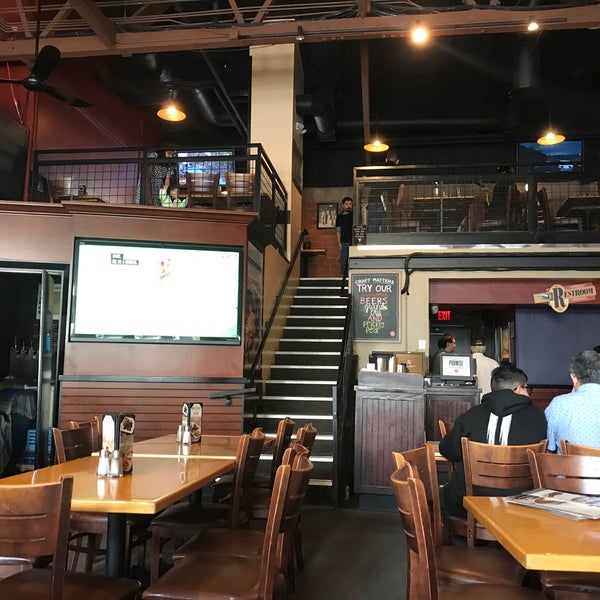 Foto diambil di BJ&#39;s Restaurant &amp; Brewhouse oleh Shannon B. pada 6/16/2019
