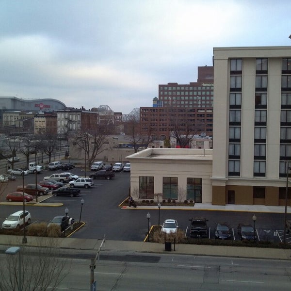 Foto diambil di Fairfield Inn &amp; Suites Louisville Downtown oleh Patricia P. pada 2/14/2013