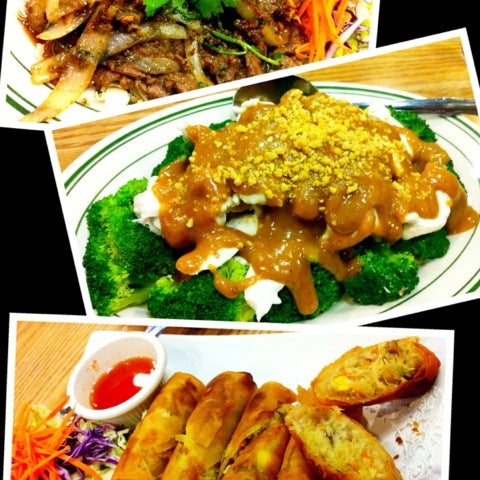 10/20/2012にNikkiee C.がThai Thai Restaurantで撮った写真