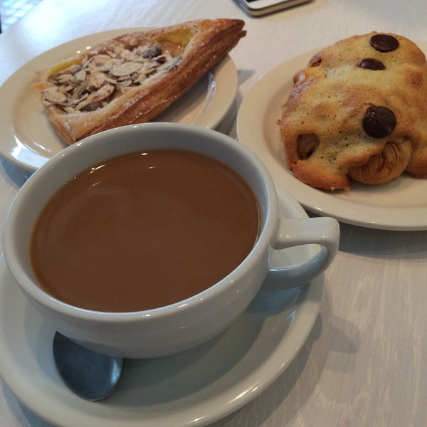 Photo taken at Amandine Patisserie Cafe Brentwood by Christel A. on 8/7/2015
