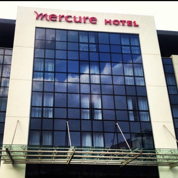 Photo taken at Mercure İstanbul Altunizade Hotel by Yüksel U. on 3/14/2020