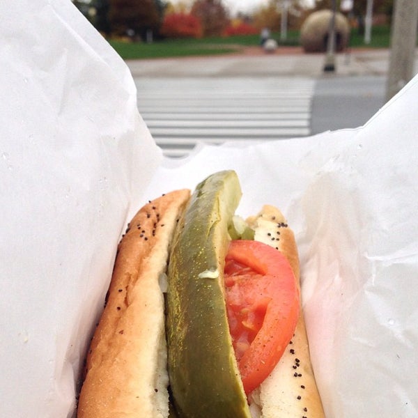 11/5/2013 tarihinde Arun G.ziyaretçi tarafından Kim &amp; Carlo&#39;s Chicago Style Hot Dogs'de çekilen fotoğraf