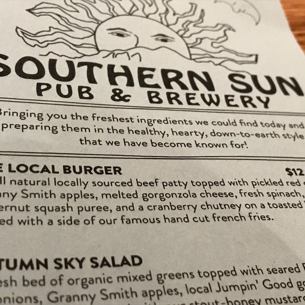 Foto diambil di Southern Sun Pub &amp; Brewery oleh Yu-Mei pada 11/11/2017