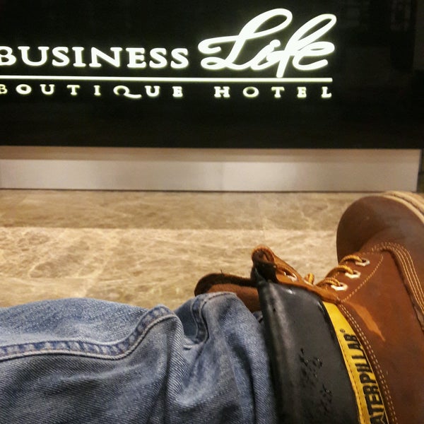 Foto tirada no(a) Business Life Hotel por Burak T. em 12/29/2016