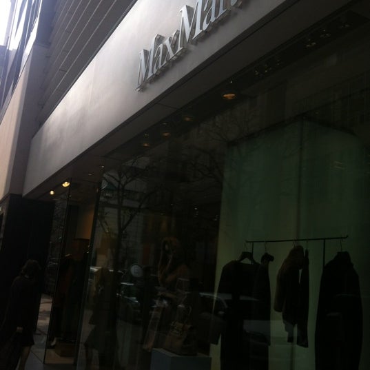 Max Mara 銀座 22 Visitors Max Mara 銀座 22 Visitors