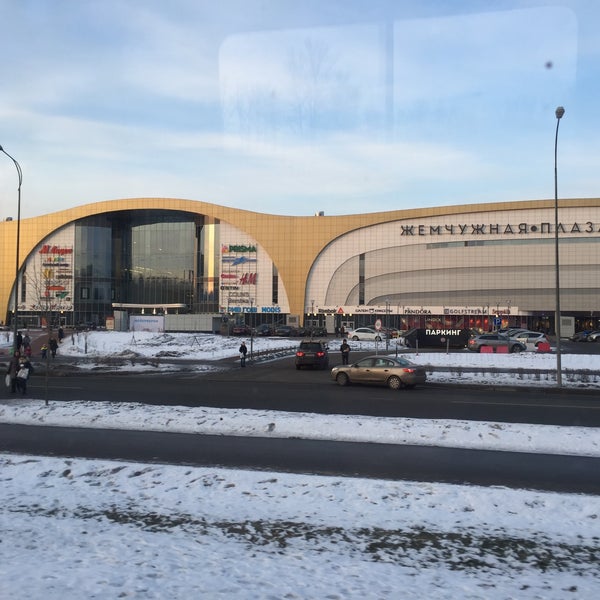1/26/2016 tarihinde Serezha S.ziyaretçi tarafından ТЦ «Жемчужная Плаза»'de çekilen fotoğraf