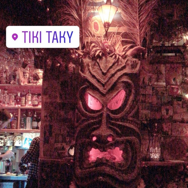 Foto tomada en Tiki Taky Bar  por Charles W. el 3/15/2018