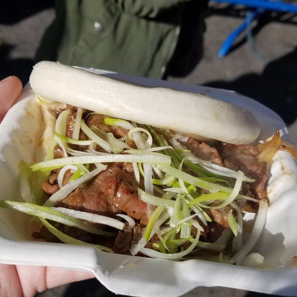 Bao c. Бао с маскарпоне и бананом. Бао с курицей. Bao c. Jerk fries.