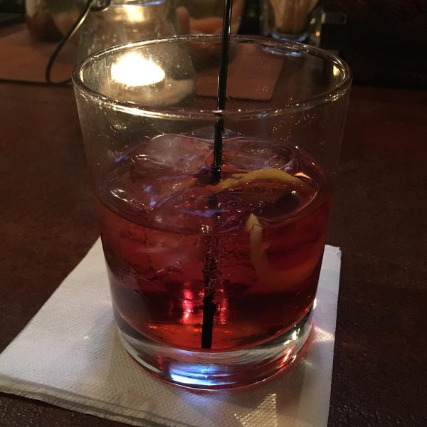 8/21/2015にFarzad F.がCU29 Cocktail Barで撮った写真