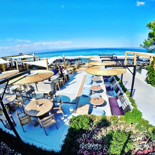 Photo taken at Villas • Seaside Lounge &amp; Restaurant by Icko d. on 9/3/2016
