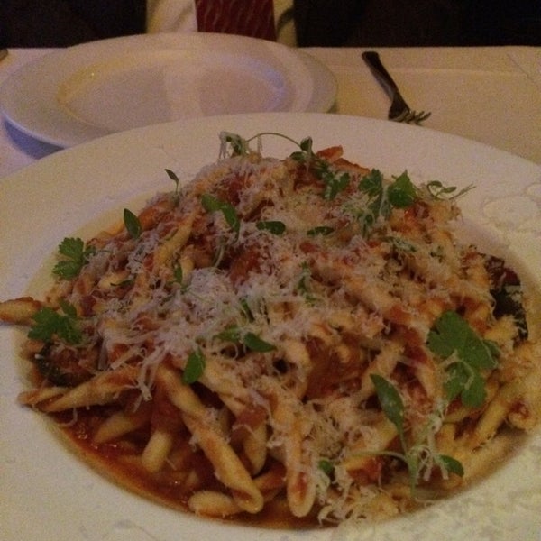 Foto tomada en Savona Restaurant  por David N. el 8/19/2014
