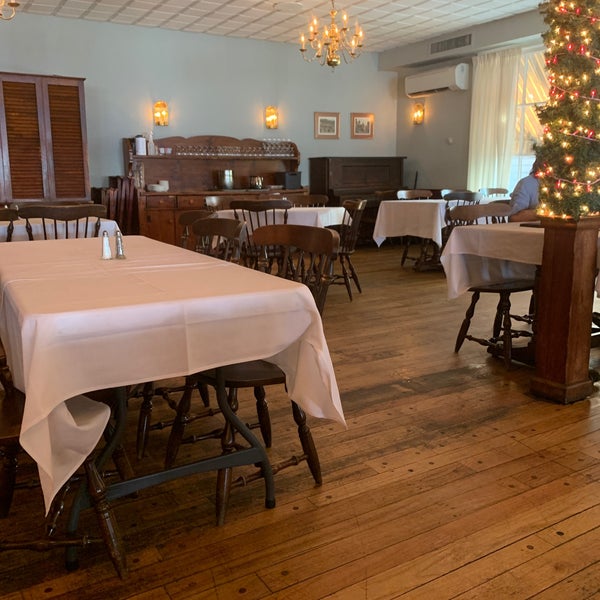 The Tuckahoe Inn 1 Harbor Rd