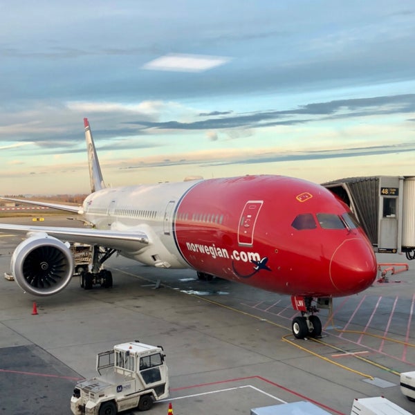 Photos At Norwegian Air Shuttle Flight Dy 7001