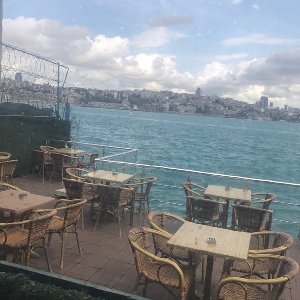 รูปภาพถ่ายที่ Restoran İstanbul Modern โดย Serdar N. เมื่อ 6/18/2017