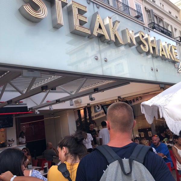 Снимок сделан в Steak n Shake пользователем Hamad 1. 8/20/2018