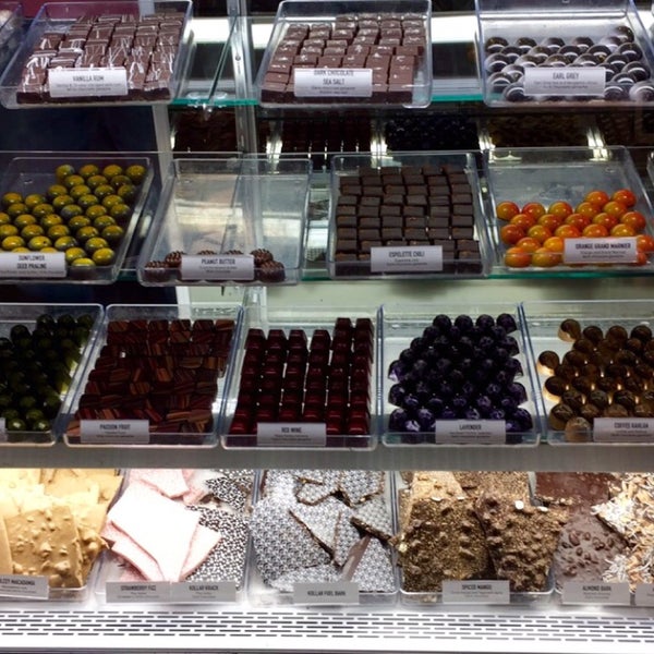 Foto diambil di Kollar Chocolates oleh K pada 9/28/2015