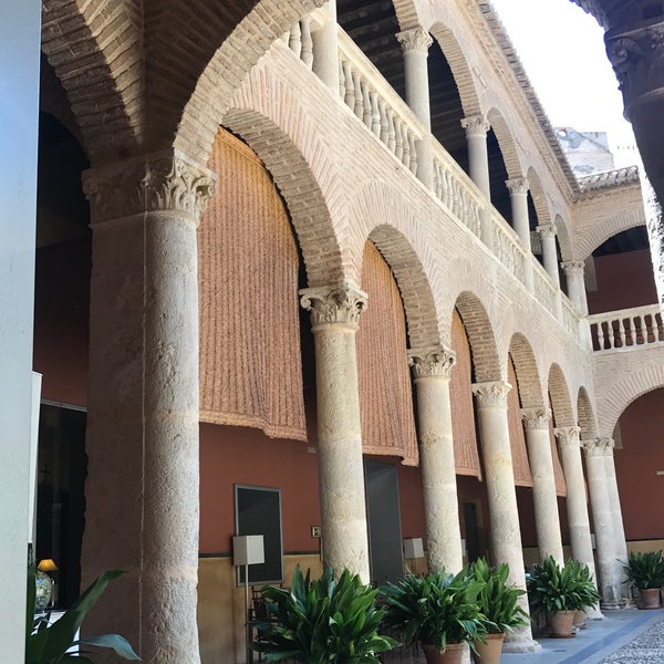 Foto diambil di Hotel Palacio de Santa Paula oleh Juan Manuel Agrela G. pada 7/19/2017