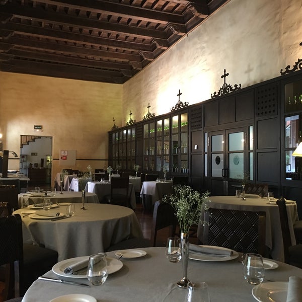 Photo taken at Restaurante El Claustro by Juan Manuel Agrela G. on 8/30/2016