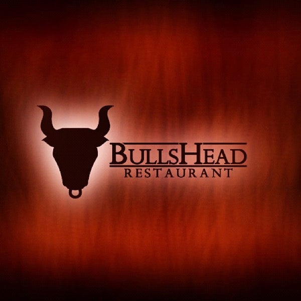 Photo taken at Bullshead Restaurant by Zantis on 10/28/2012