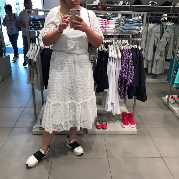 armani outlet village