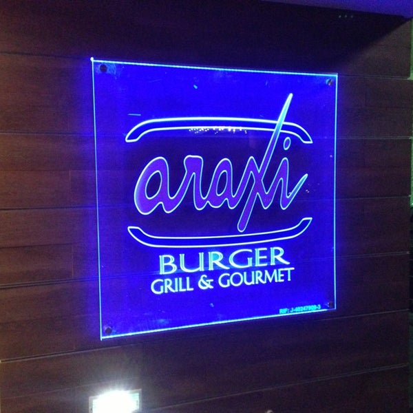 Foto diambil di Araxi Grill &amp; Gourmet Las Mercedes oleh Andres B. pada 8/13/2013